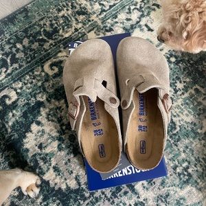 BRAND NEW BOSTON CLOG SOFT FOOTBED